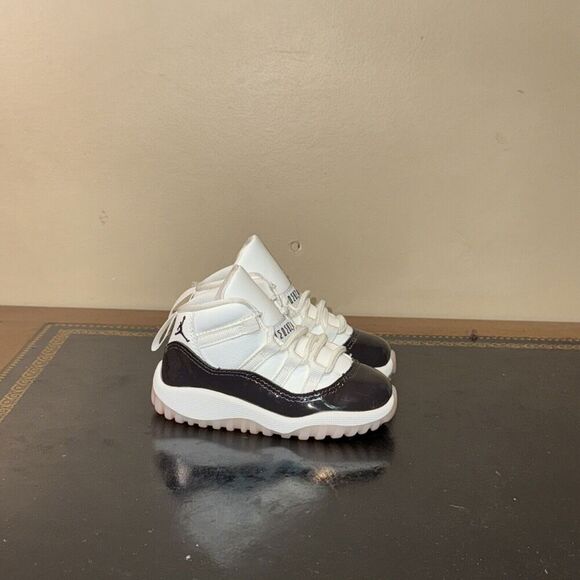 Nike Air Jordan 11 Retro Neapolitan Brown Sail DO3856-101 Td Toddler Size 6C - Picture 1 of 6